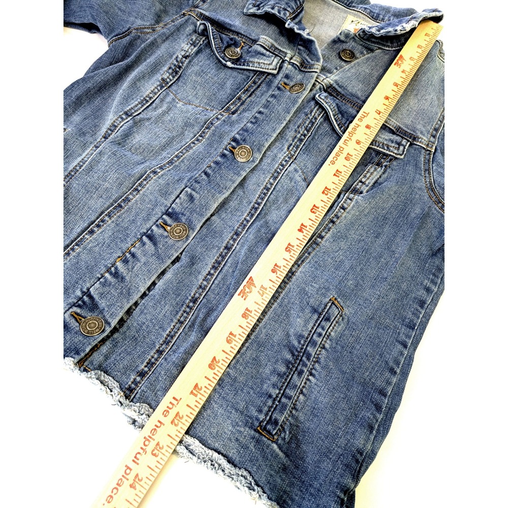 Ruff Hewn Floral Embroidered Denim Jacket Medium Wash Raw Hem Womens Size M - Picture 7 of 7